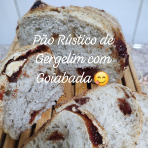 Rústico com crosta de gergelim recheado com goiabada - Imagem 2