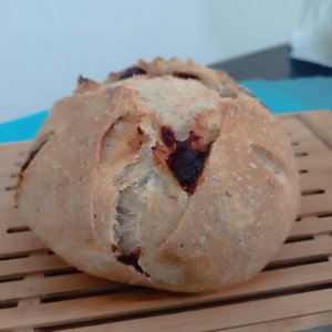 Rústico com crosta de gergelim recheado com goiabada - Imagem 3